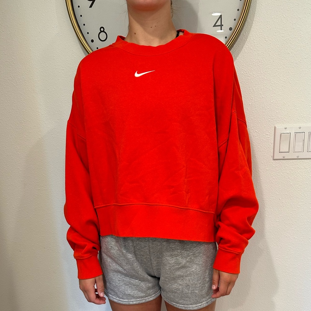 NIKE Cropped Boxy Sweatshirt Sz M NEW